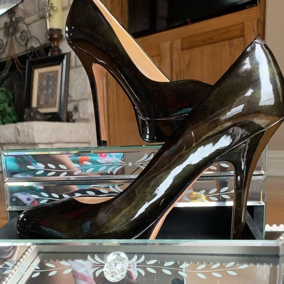 Joan & David Dark Green Patent Leather Formal Heels - Picture 11 of 13